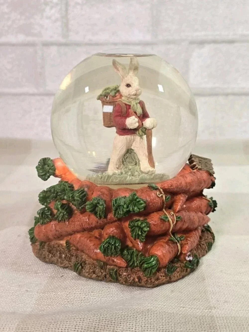 Easter Rabbit Musical Snow Globe Bunny & Carrots ~ Here Comes Peter Cottontail